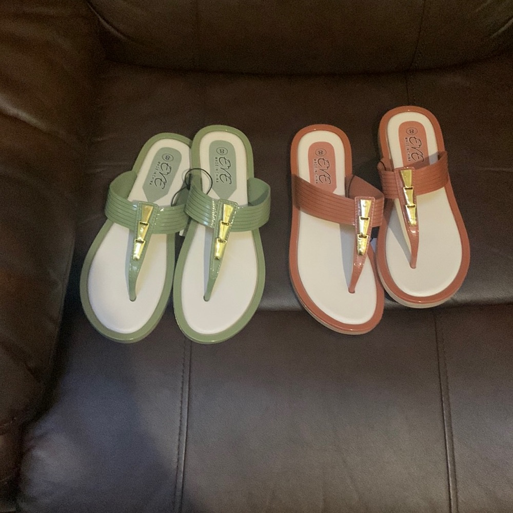 Selling sandals new never wore any question feel free to ask 😊